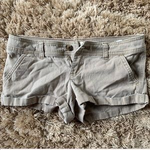 Size 3 Khaki Hollister Shorts